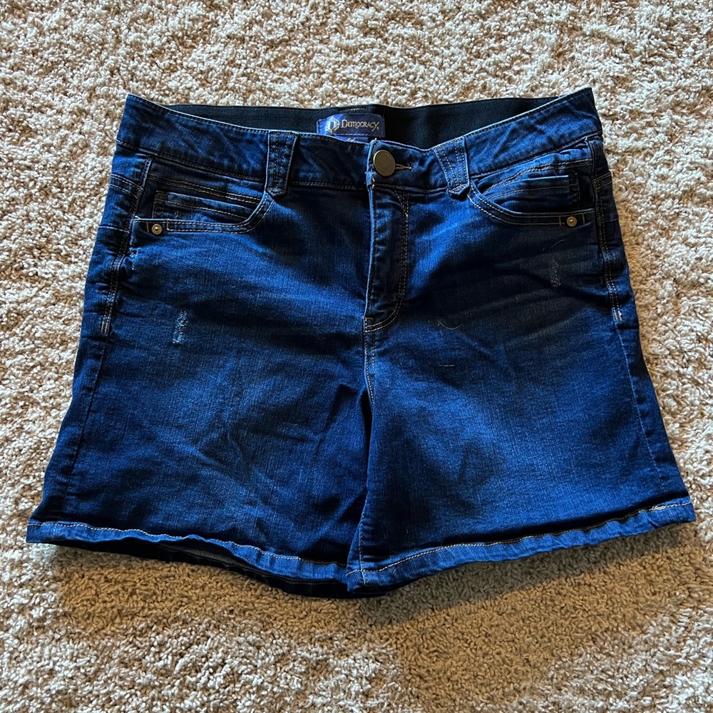 Democracy “Ab” solution jean shorts. Size 14.